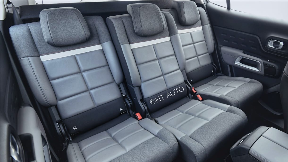 All three seats inside Citroen C5 Aircross can be adjusted individually.