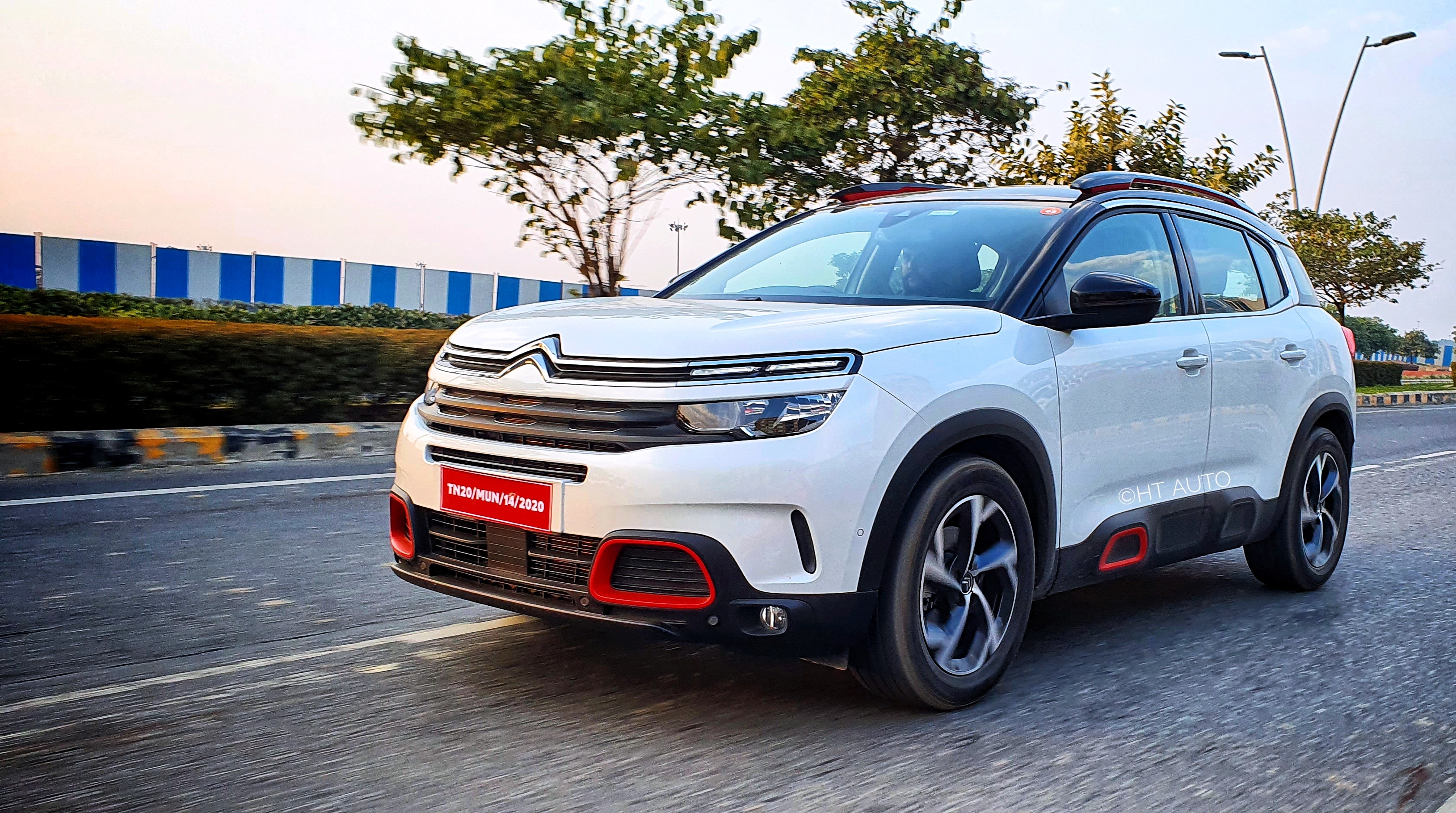 The C5 Aircross is well planted on tarmac and the tyres hug the surface well to provide a reassuring drive. (HT Auto/Sabyasachi Dasgupta)