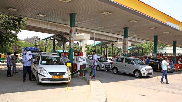 Vehicle line up for CNG filling in New Delhi.