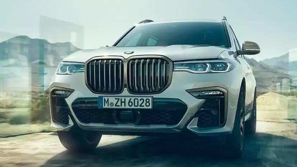 BMW X7 M50d SUV costs whopping ₹1.63 Crore. 