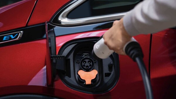 General Motors CEO Mary Barra does not think that electric vehicles will become obvious choice for all customers any time before 2040.