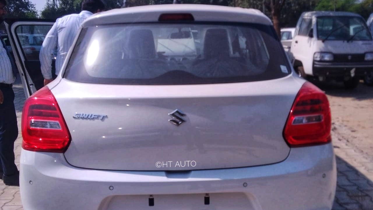 Base Maruti Swift LXi gets body coloured bumpers. (Image: HTAuto/Prashant Singh)