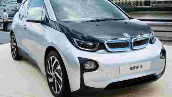 BMW pulls wraps off i3 electric car