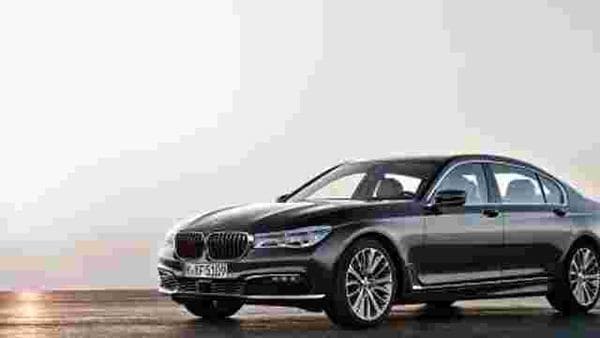 The-sixth-generation-BMW-7-Series-will-go-on-sale-in-October-Photo-AFP