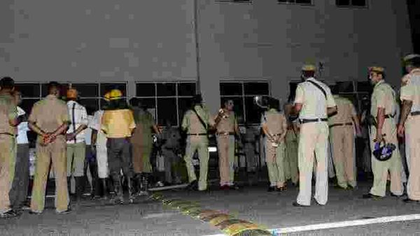 Gurgaon-Manesar belt workers oppose mass sacking by Maruti Gurgaon-Manesar belt workers oppose mass sacking by Maruti