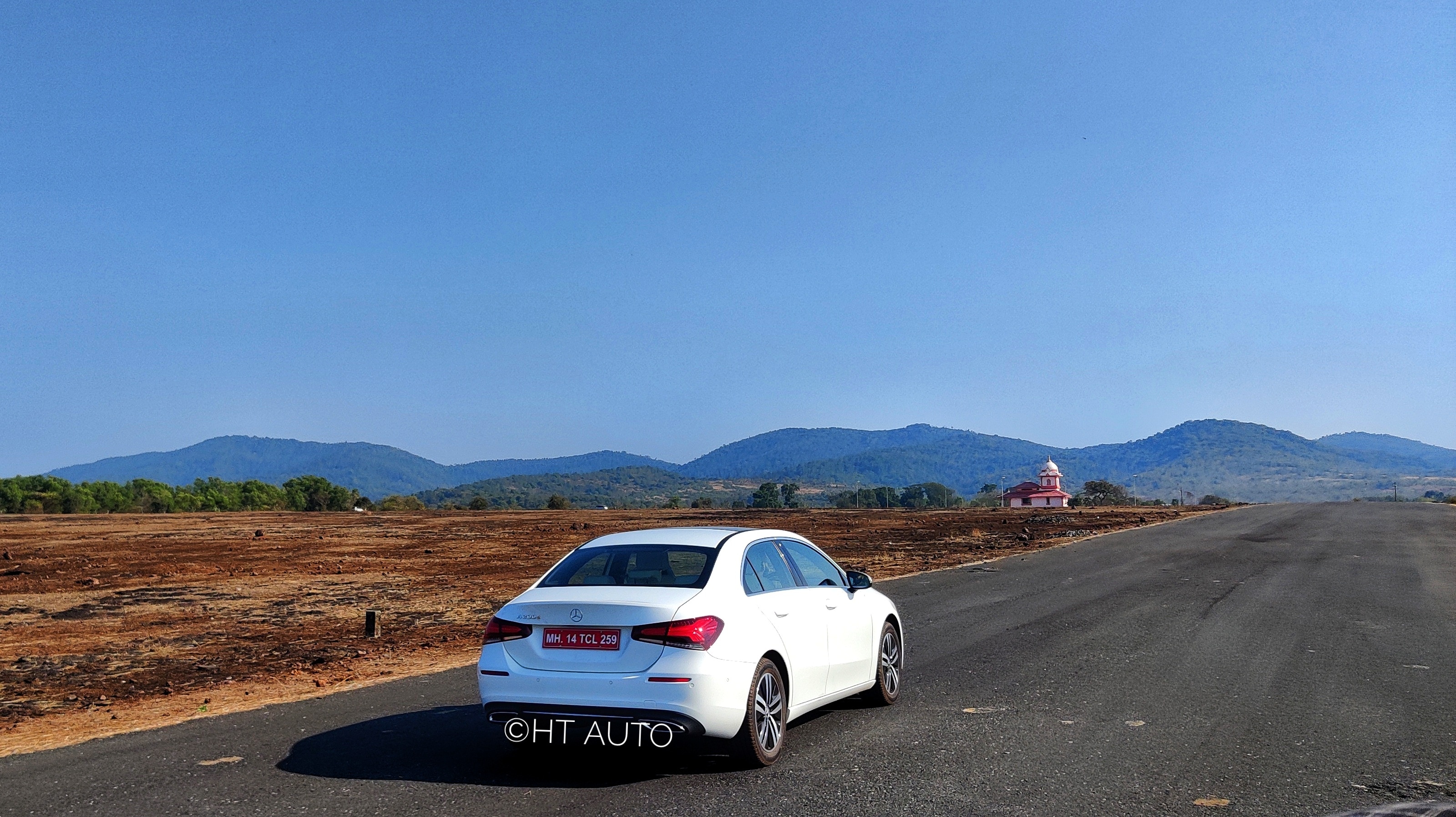 The 2-litre diesel engine gets a move on with purpose even if it isn't the sportiest around. (HT Auto/Sabyasachi Dasgupta)