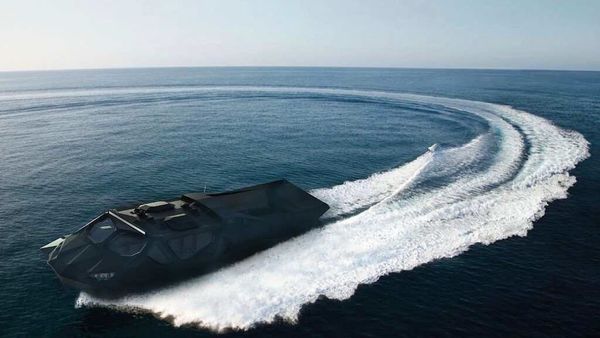 Storm - the amphibious military vehicle (Photo: Highland Systems)