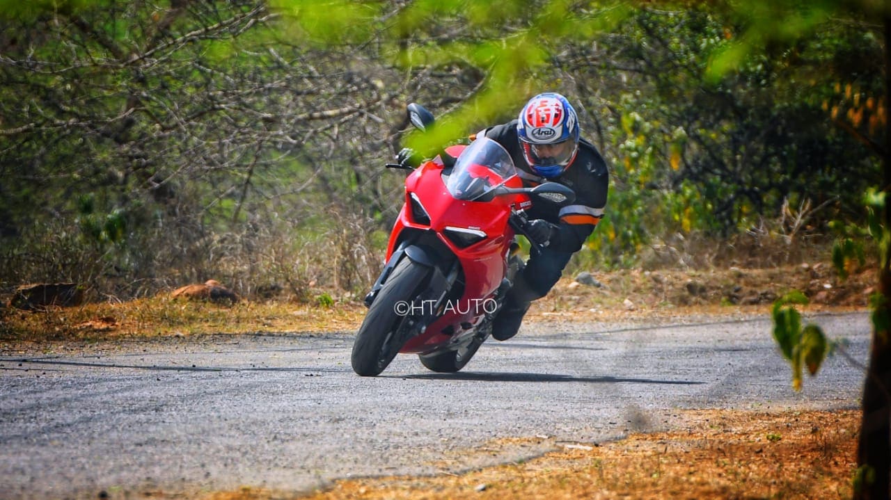 It's easy doing
fast corner speeds on the Panigale V2 and the setup only forces you to push the limit every time you are trying to go deeper around a corner. (Image Credits: HT Auto/Sanjay Rohilla)