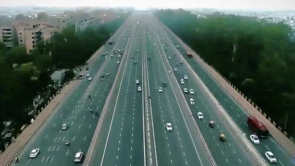 A screengrab from the video of the Delhi-Meerut expressway shared by Nitin Gadkari on Twitter. (Photo courtesy: Twitter/@nitingadkari)
