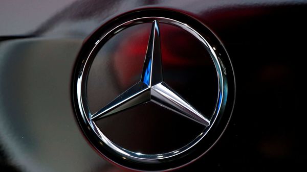 The logo of German car manufacturer Mercedes-Benz is seen at Brussels Motor Show, Belgium January 9, 2020. REUTERS/Francois Lenoir