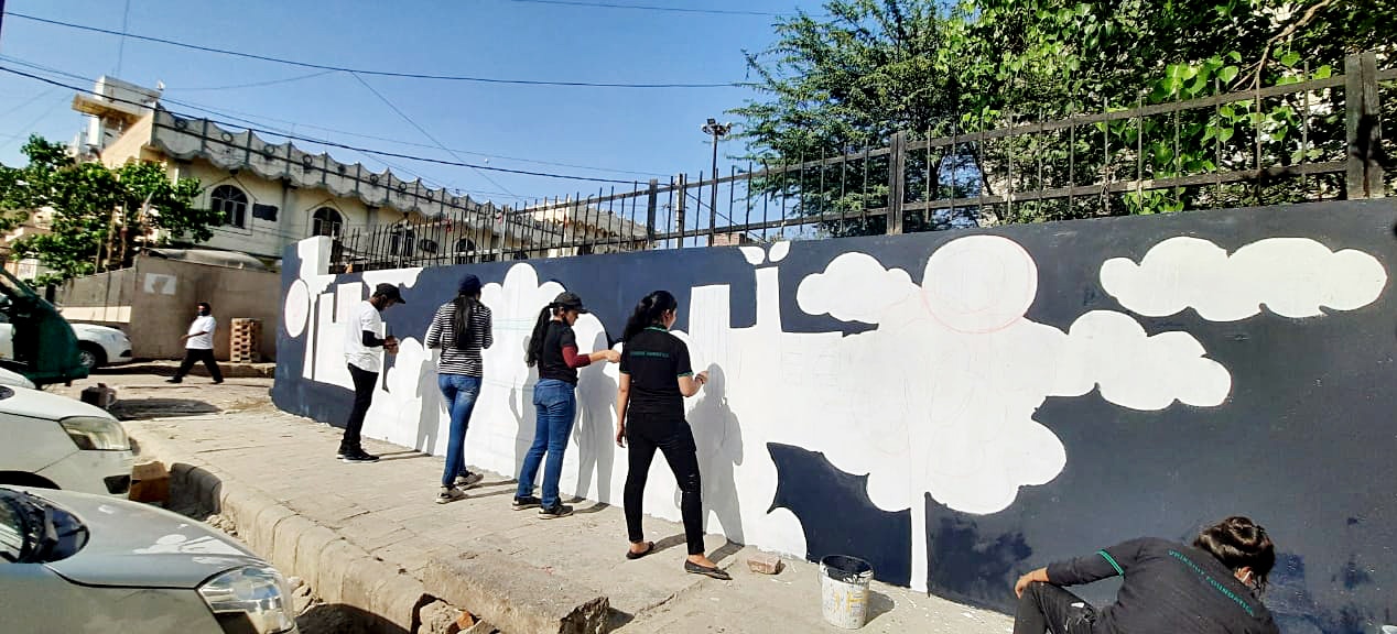 Vrikshit Foundation, led by a group of students, conducted a wall painting event to spread awareness on the Switch Delhi campaign, in New Delhi on Sunday. (ANI Photo) Vrikshit Foundation, led by a group of students, conducted a wall painting event to spread awareness on the Switch Delhi campaign, in New Delhi on Sunday. (ANI Photo)
