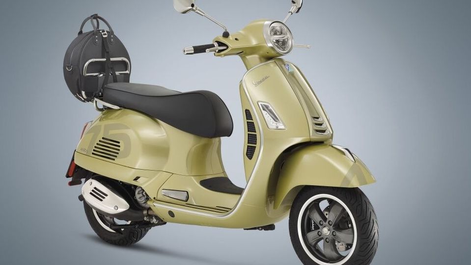 vespa company scooty