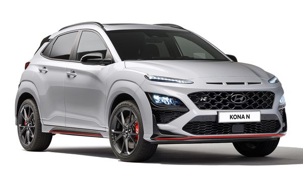 The 2021 Hyundai Kona N is aesthetically characterised by a sporty look starting from the revised front with a new grille. It also gets larger air intakes and a splitter embellished with a red profile, which then extends along the side profile and up to the rear diffuser.