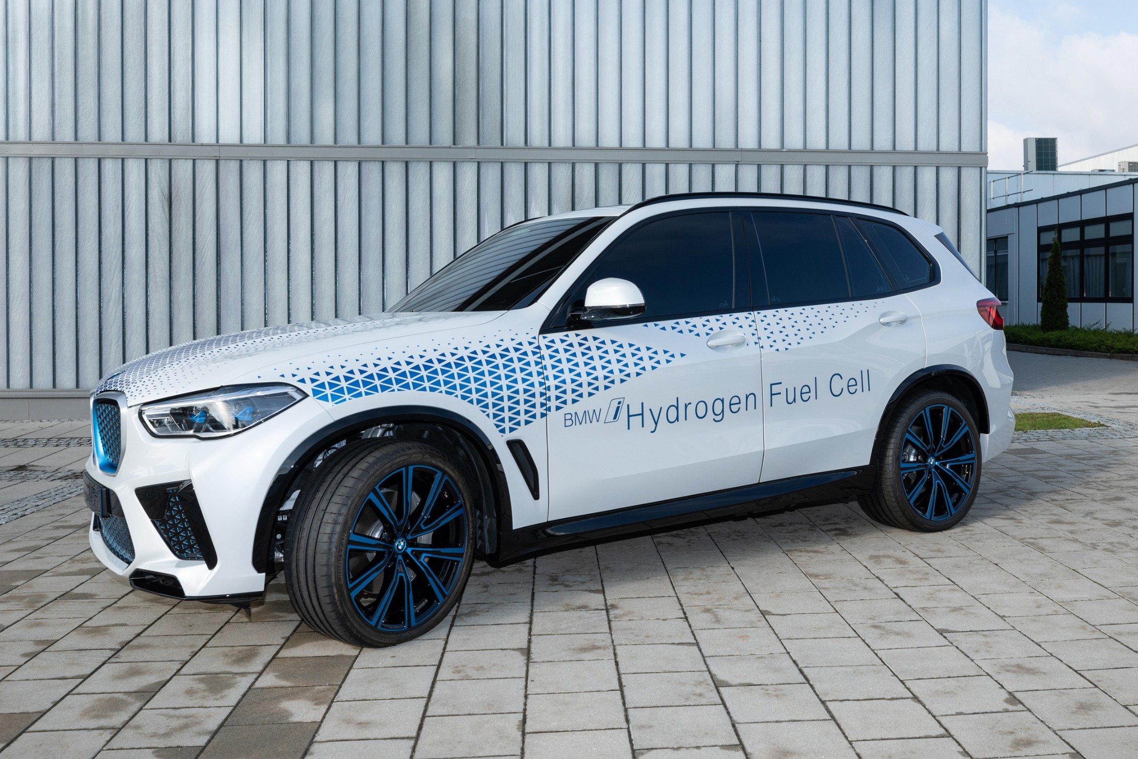 Fuel-cell Powered BMW I Hydrogen NEXT Inching Closer To Reality | HT Auto