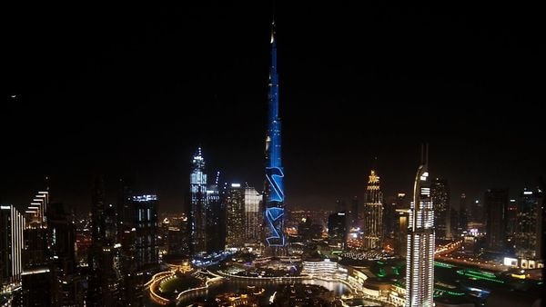 Kia lights up Burj Khalifa in Dubai.
