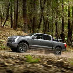 Ford F-150 Lightning electric pickup truck will come with a range of 370 kms on single charge.