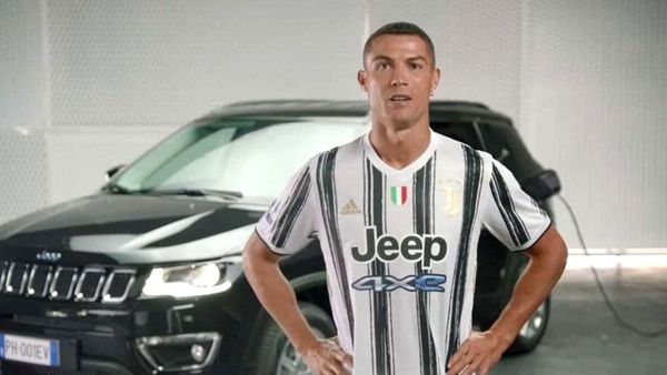 Cristiano Ronaldo and his Juventus teammates showcase new Jeep 4xe logo ...