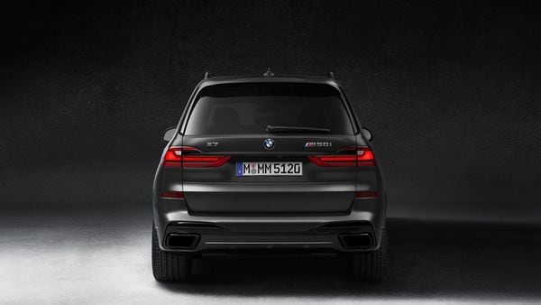The special paint finish, called Frozen Arctic Grey metallic, has been used for the first time in a BMW X model.
