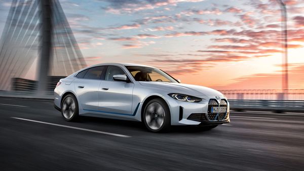 The new BMW i4 eDrive40 uses a single-motor, rear-wheel-drive configuration, with 335 horsepower and 430 Nm of torque. The new BMW i4 eDrive40 uses a single-motor, rear-wheel-drive configuration, with 335 horsepower and 430 Nm of torque.