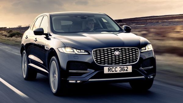 New Jaguar F Pace Launched At 69 99 Lakh Gets Design Changes Upgraded Cabin