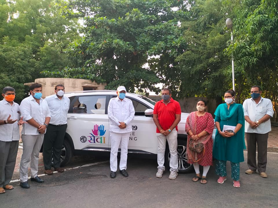 Handing over of the MG Hector Plus SUV to the authorities in Gujarat Handing over of the MG Hector Plus SUV to the authorities in Gujarat