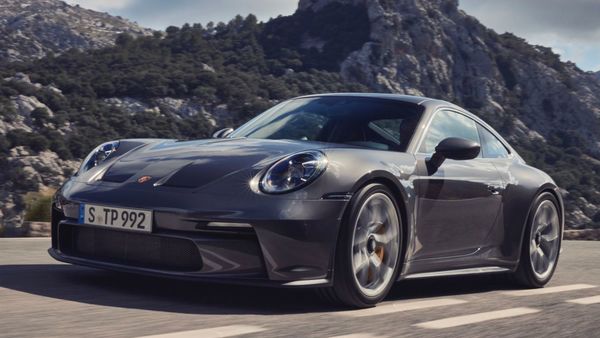 Porsche introduces new 911 GT3 with Touring package; drops fixed rear ...