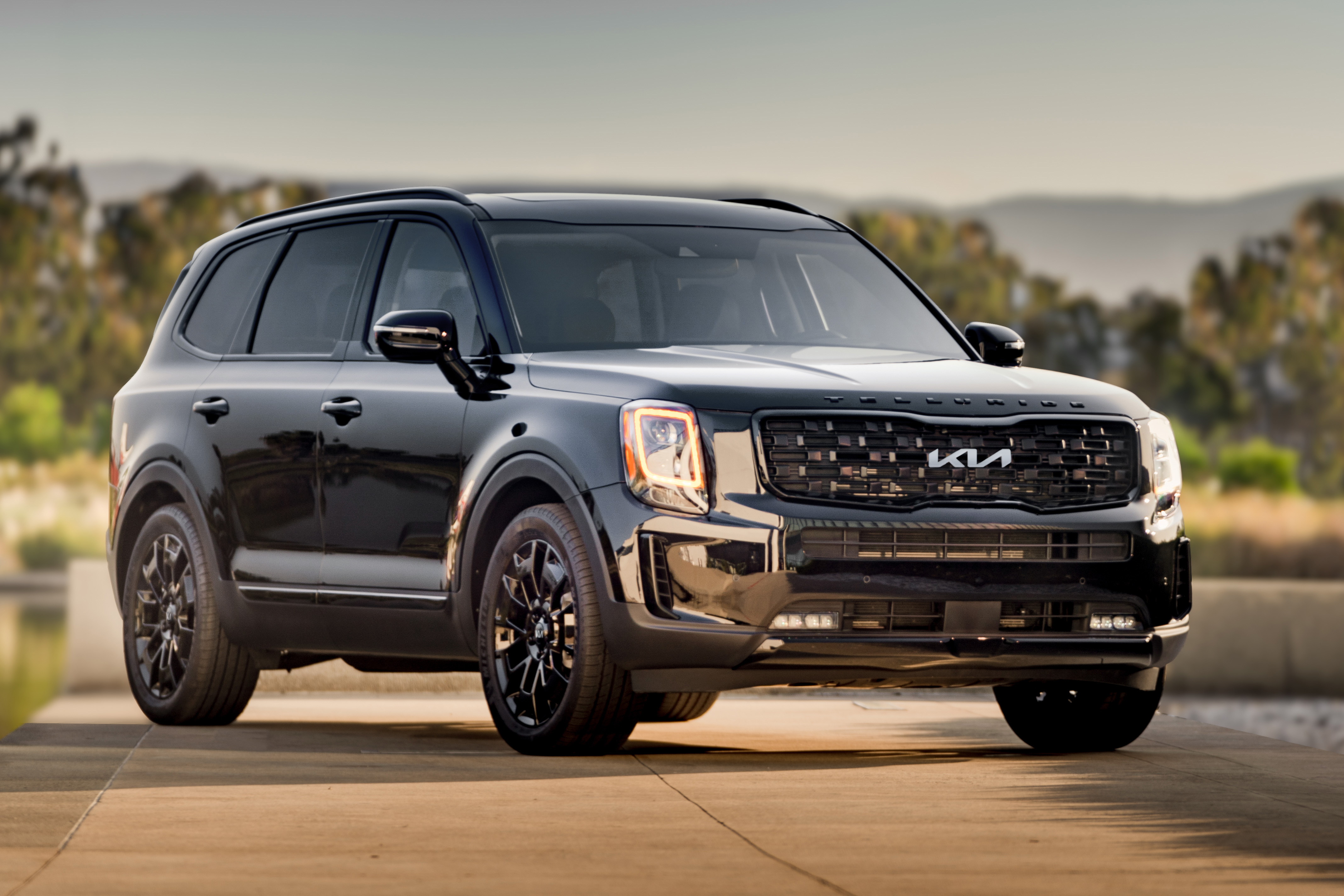 Kia Telluride Nightfall Edition which seeks to emphasize on black colour scheme.