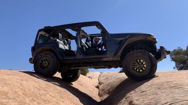 The Wrangler Xtreme Recon package seems to be the answer to the Bronco Sasquatch package.