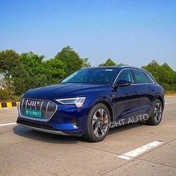 Audi e-tron gets a 95kWh battery and claims to go from 0-100kmph in 5.7 seconds. (HT Auto/Sabyasachi Dasgupta)