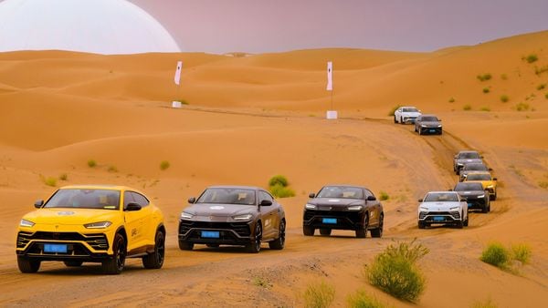 The fleet of Lamborghinis also crossed an expansive desert and drove along the stunning Route 66 of Zhongwei city in China.