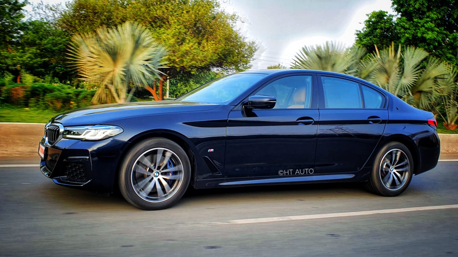 The 2021 BMW 5 Series now comes with two new colour options - Phytonic Blue metallic and Bernina Grey Amber effect.