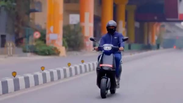 Ola Electric's first e-scooter seen on the road in a video shared by CEO Bhavish Aggarwal. (Photo courtesy: Twitter/@bhash)