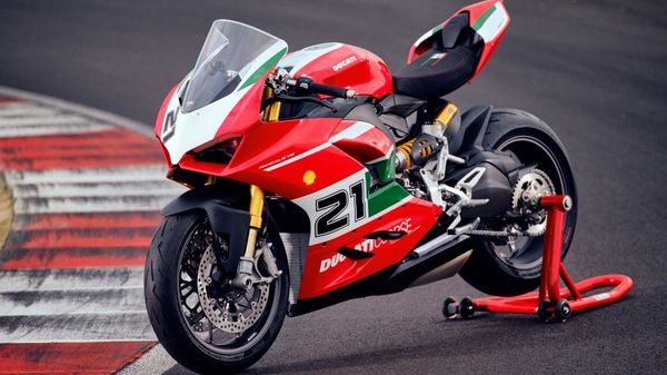 Ducati panigale deals v2 2021 price