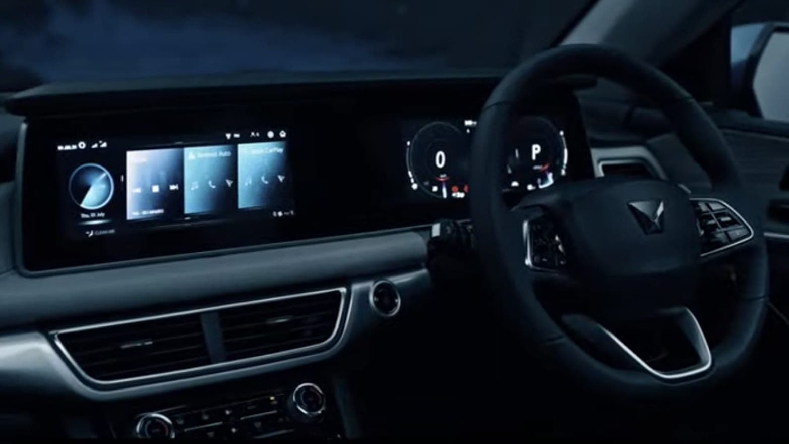 XUV700 from Mahindra gets two 10.25-inch screens inside the cabin. XUV700 from Mahindra gets two 10.25-inch screens inside the cabin.