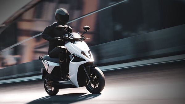 Simple One electric scooter gets a sharp and crafted look.