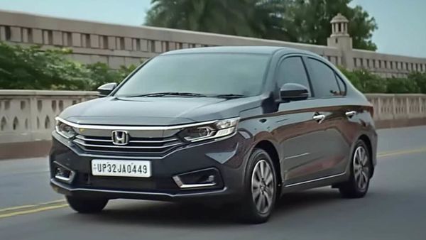 Honda has launched the 2021 Amaze sub-compact sedan for the Indian market priced between <span class='webrupee'>₹</span>6.32 lakh and <span class='webrupee'>₹</span>11.15 lakh (ex-showroom). The updated sedan comes with a redesigned exterior and cosmetic changes inside the cabin.