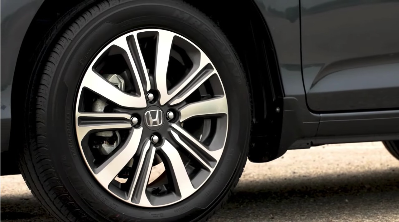Updated Honda Amaze also gets new set of 15-inch diamond-cut alloy wheels.