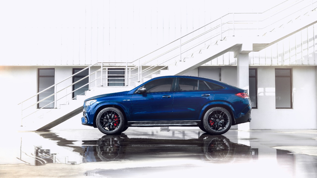 Mercedes AMG GLE 63 Coupe stands on 22-inch alloys.