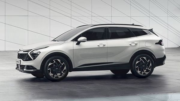 Kia Sportage 2022 có giá từ 899 triệu đồng tại Việt Nam