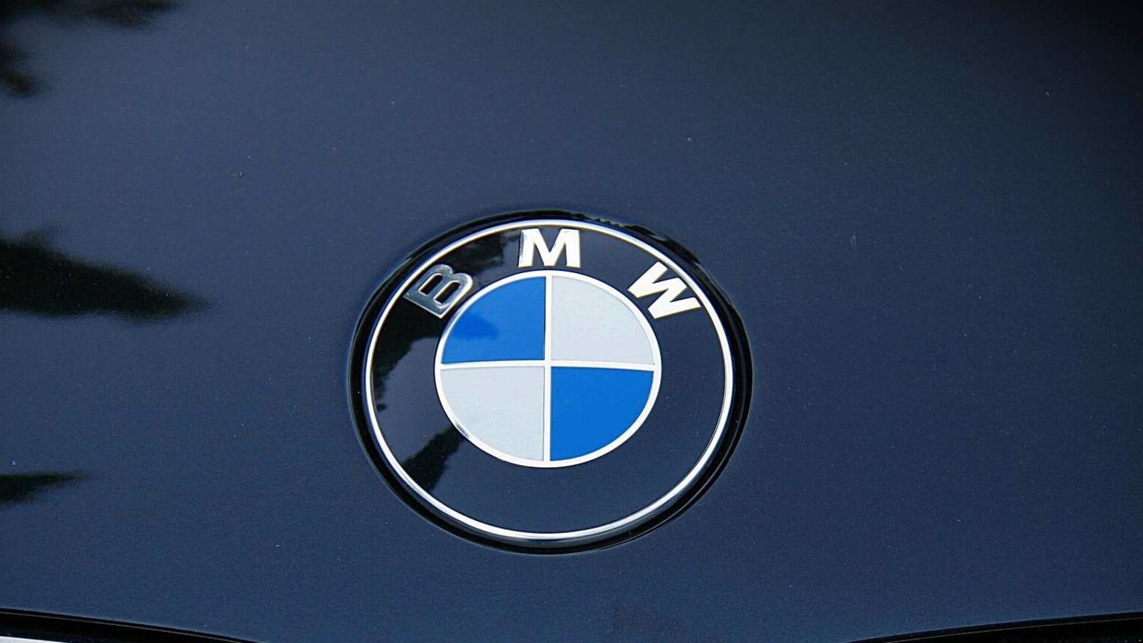 BMW plans to reduce carbon emissions in car life cycle 40% by 2030 | Auto  News