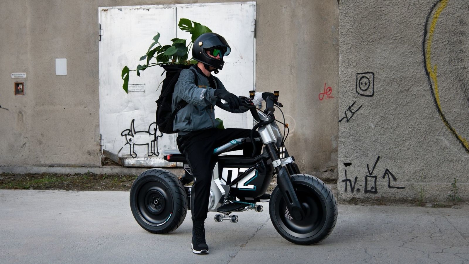 BMW Motorrad debuts Concept CE 02 urban e-bike, gets inspiration from  skateboard