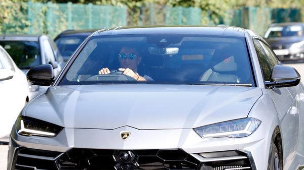 Cristiano Ronaldo arrives for Manchester United training in a Lamborghini  Urus | HT Auto