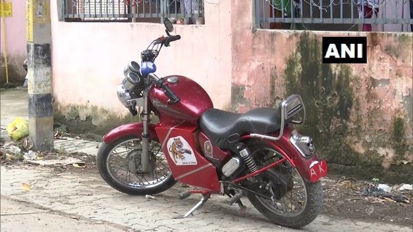 Electric Royal Enfield made from scrap built by 15 year old for