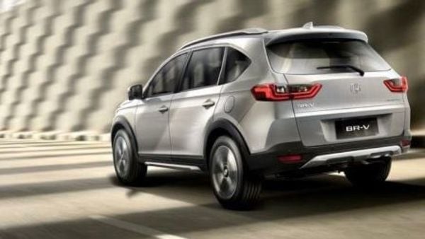 Under the hood, the new car has a 1.5-litre 4-cylinder i-VTEC engine that can generate a maximum output of 121 PS and 145 Nm of peak torque. The engine is mated to a choice of either a six-speed manual or a CVT gearbox. Under the hood, the new car has a 1.5-litre 4-cylinder i-VTEC engine that can generate a maximum output of 121 PS and 145 Nm of peak torque. The engine is mated to a choice of either a six-speed manual or a CVT gearbox.