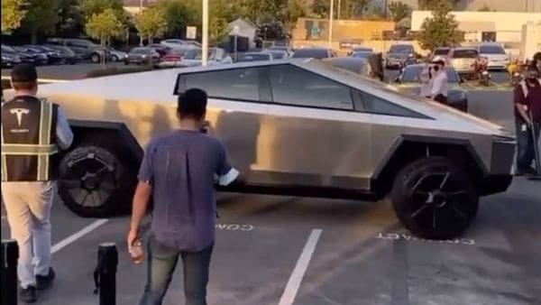 Tesla Cybertruck prototype with no door handles spotted