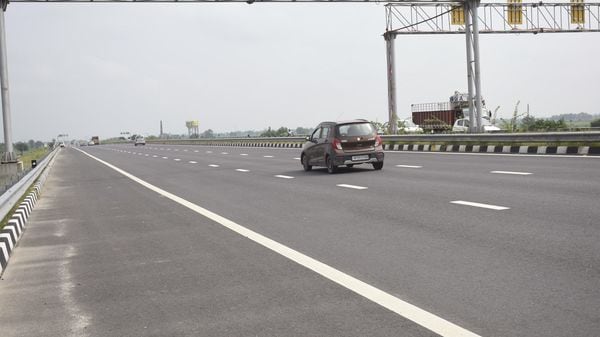 The National Highway 9 connecting Delhi to Noida, Ghaziabad, out of bounds till November 10.