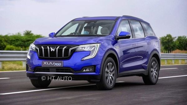 Mahindra XUV700 manages to mix best of all worlds in a package that could be tempting to at least test and consider strongly. (HT Auto/Sabyasachi Dasgupta)
