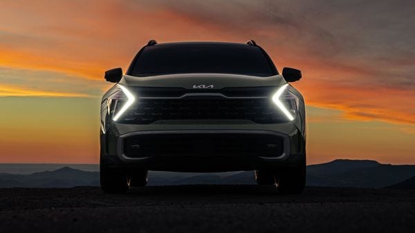 Kia Sportage 2022 SUV teased ahead of its official debut on October 27.