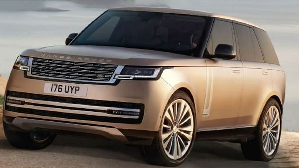 Upcoming 2022 Range Rover SUV has been leaked online ahead of global debut. (Pic courtesy: Instagram/@cochespias)