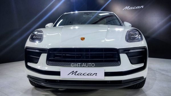 The new Macan comes with redesigned snout with an updated colour coding that makes the front face look wider.